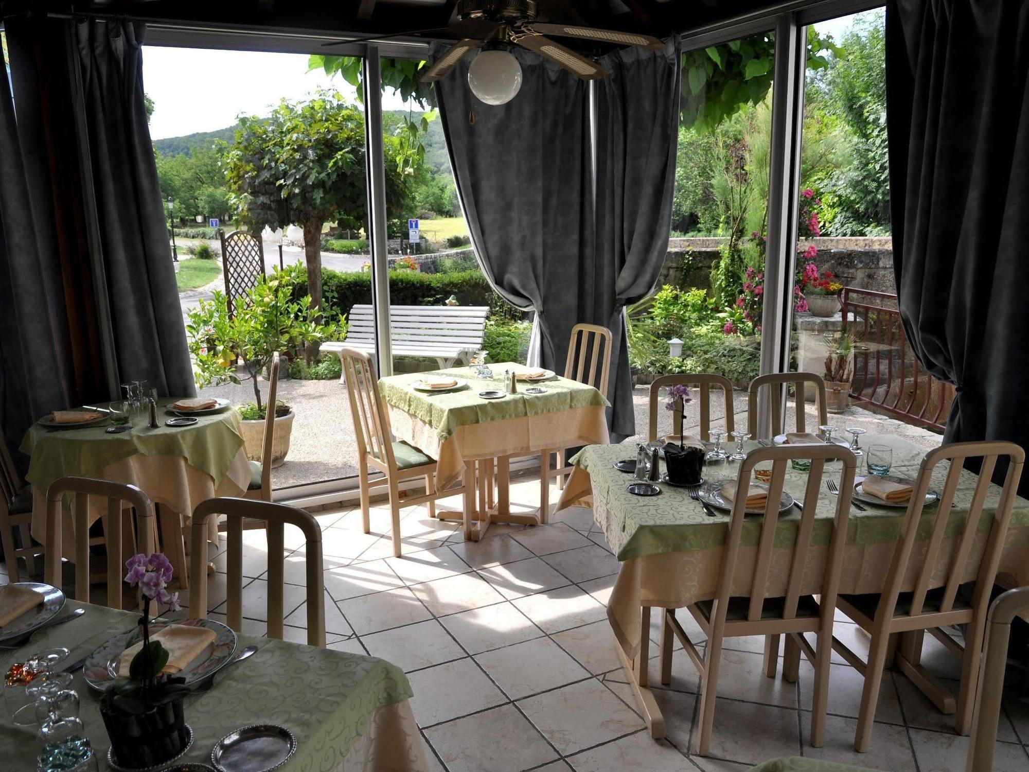 Hotel De L'île Creysse (Lot)